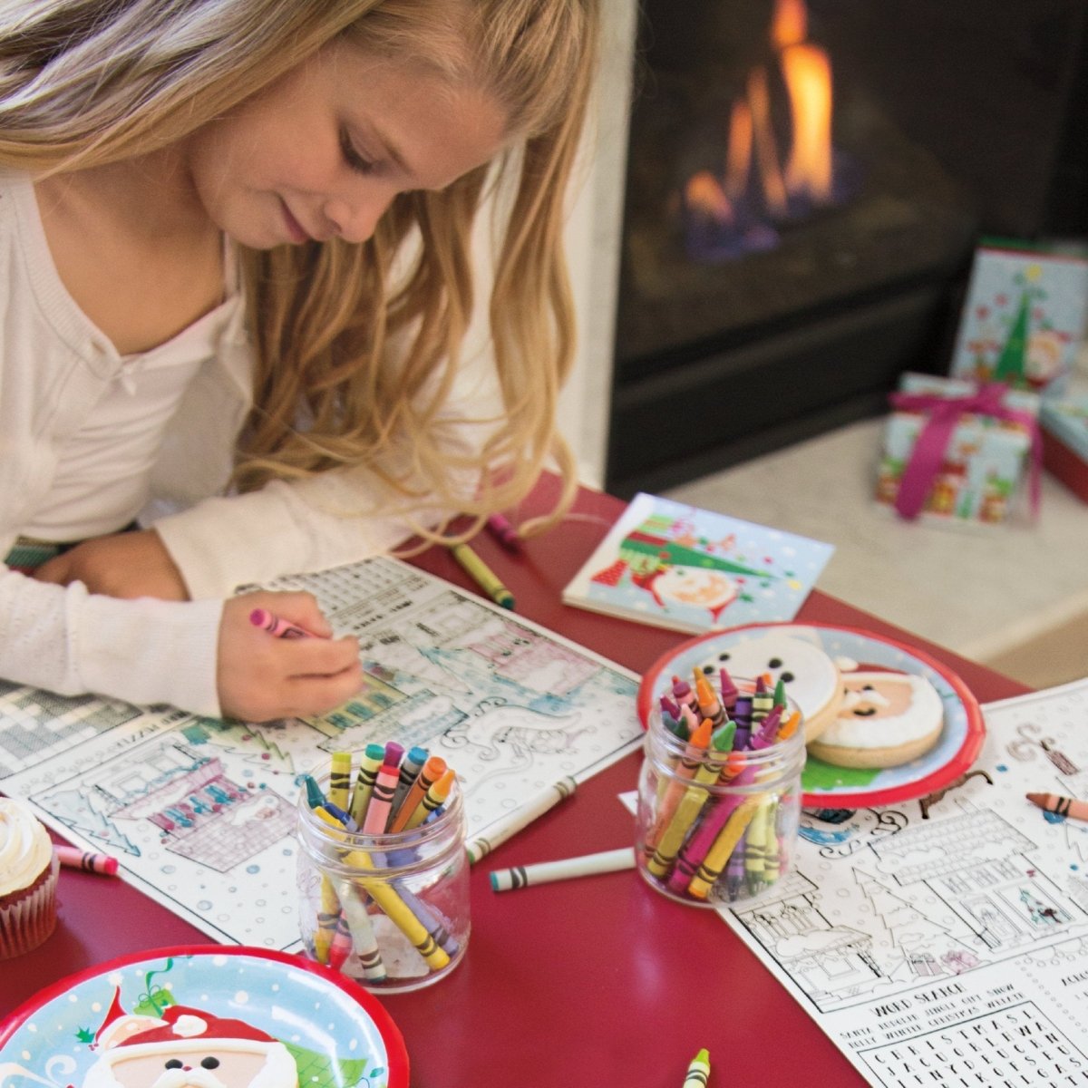 Colorful Santa Round 7" Dessert Plates 8pk - PoundToys