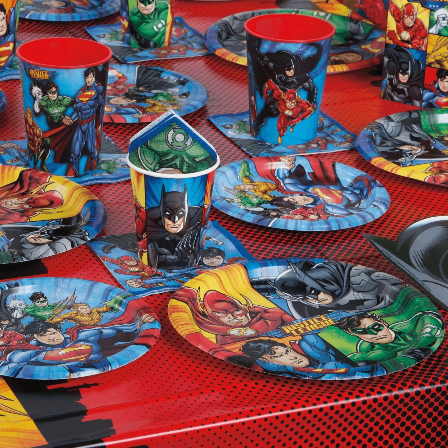 Justice League 9" Dinner Plates 8pk - PoundToys